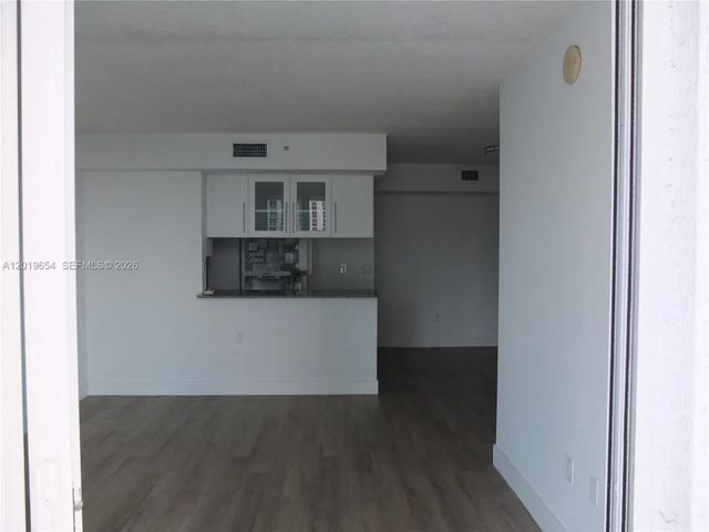 5 of 14 - 275 Ne 18th Street #1101, Miami, FL
