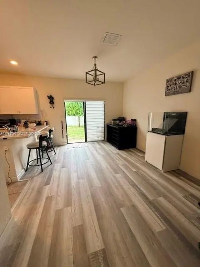 5 of 20 - N/A, Hialeah, FL