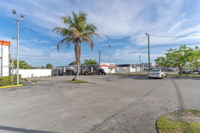3 of 39 - 30005 S Dixie Highway, Homestead, FL