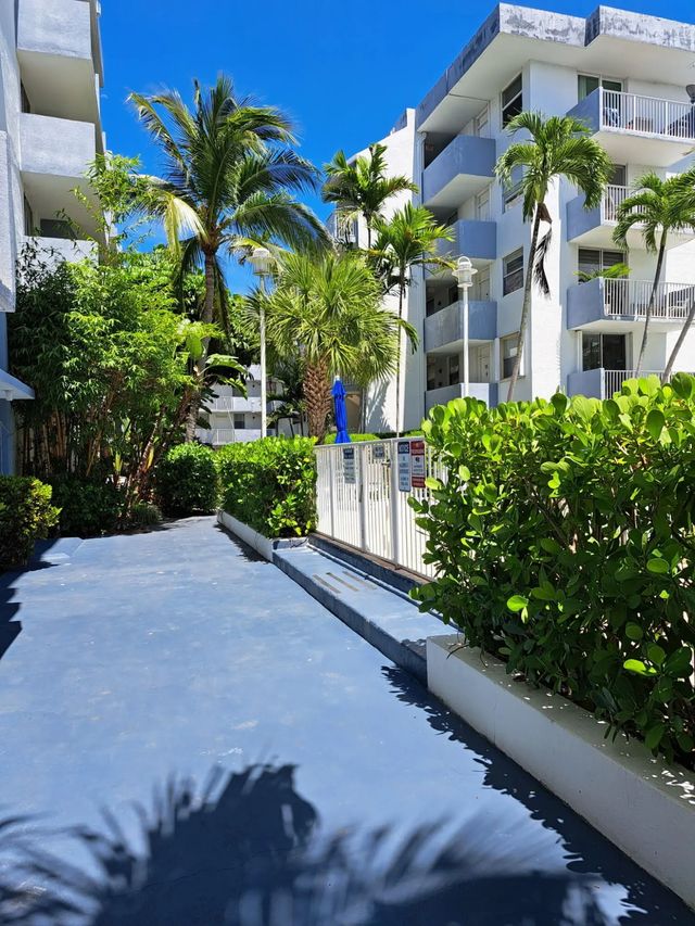 4 of 20 - 1801 S Treasure Drive, North Bay Village, FL