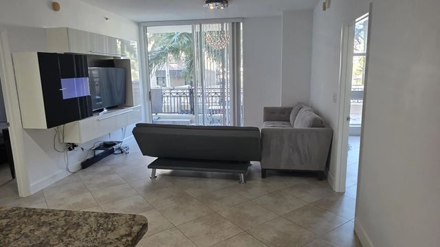 2 of 10 - 550 Okeechobee Boulevard #308, West Palm Beach, FL
