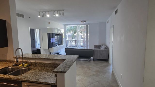 3 of 10 - 550 Okeechobee Boulevard #308, West Palm Beach, FL