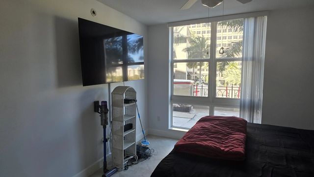 5 of 10 - 550 Okeechobee Boulevard #308, West Palm Beach, FL