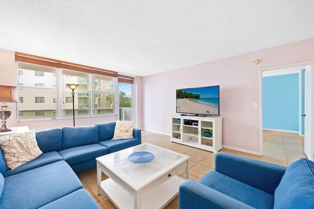 2 of 16 - 3725 S Ocean Drive #420, Hollywood, FL