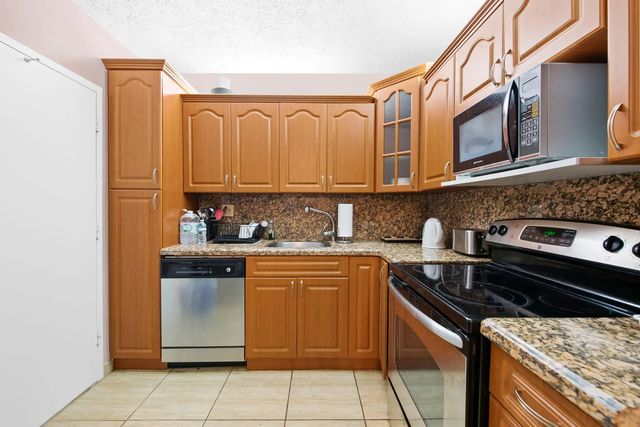 4 of 16 - 3725 S Ocean Drive #420, Hollywood, FL