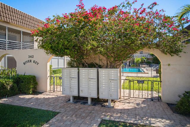 342 Southwind Drive #118, North Palm Beach