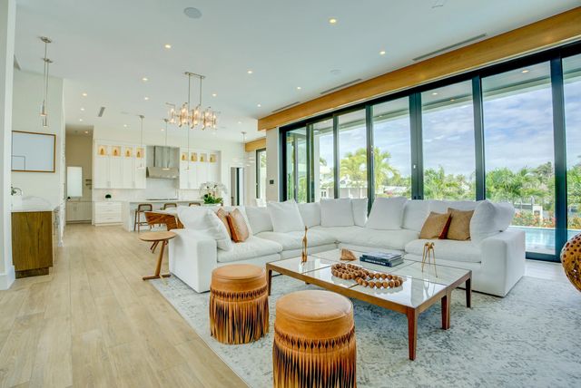 3 of 35 - 2801 Ne 36th Street, Lighthouse Point, FL