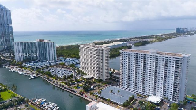 3 of 37 - 300 Bayview Drive #1504, Sunny Isles Beach, FL