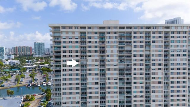 5 of 37 - 300 Bayview Drive #1504, Sunny Isles Beach, FL