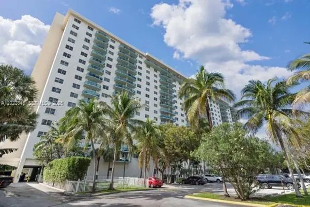 19390 Collins Avenue #817, Sunny Isles Beach