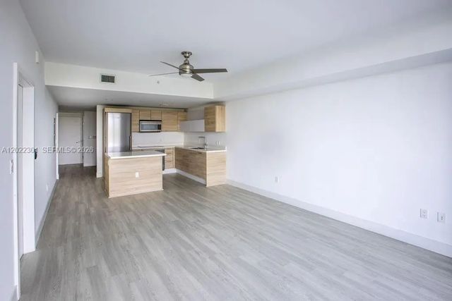 4 of 26 - 16385 N Biscayne Boulevard #403, North Miami Beach, FL