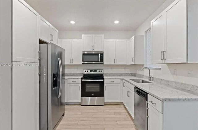 2 of 22 - 2474 Se 10th Court, Homestead, FL