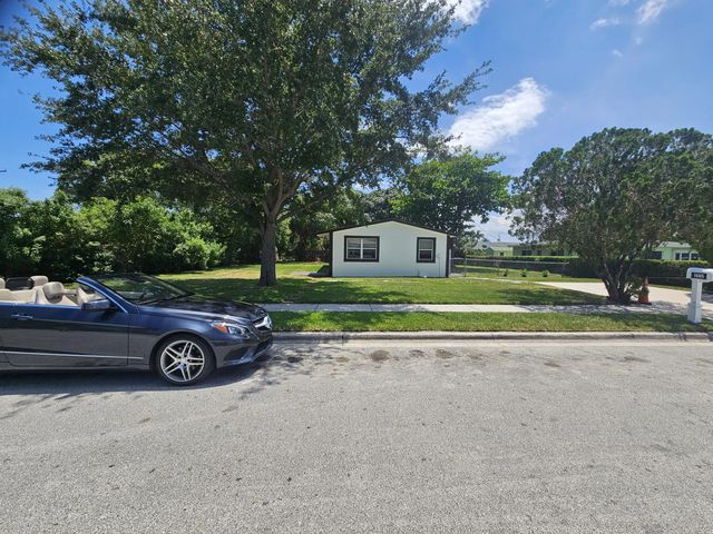 2 of 53 - 1605 W 10th Street, Riviera Beach, FL