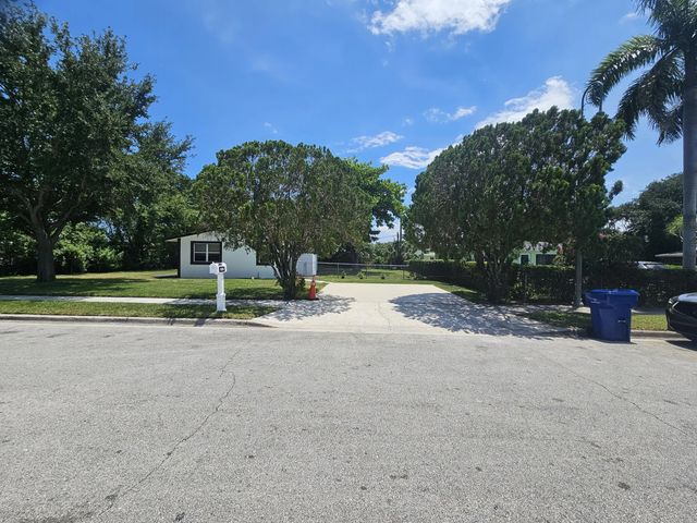 3 of 53 - 1605 W 10th Street, Riviera Beach, FL