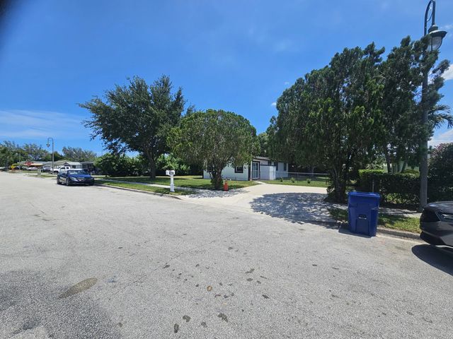 4 of 53 - 1605 W 10th Street, Riviera Beach, FL