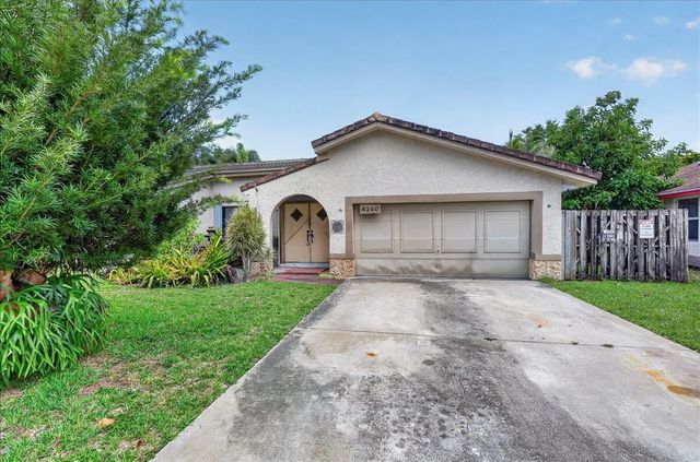 2 of 27 - 4240 Nw 74th Avenue, Lauderhill, FL