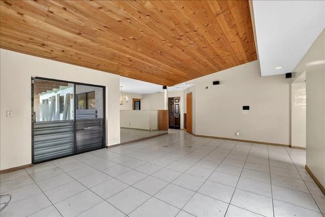 5 of 27 - 4240 Nw 74th Avenue, Lauderhill, FL