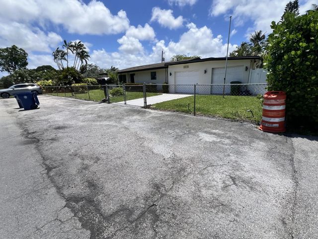 2 of 15 - 2217 Nw 4th Avenue, Wilton Manors, FL