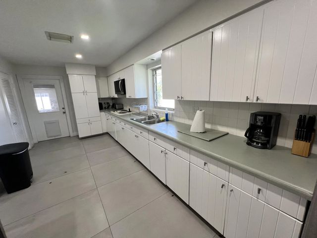 5 of 15 - 2217 Nw 4th Avenue, Wilton Manors, FL