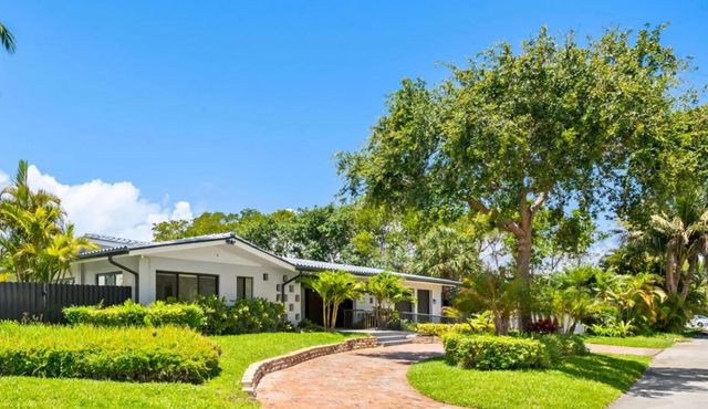 2811 Ne 53rd Court, Lighthouse Point
