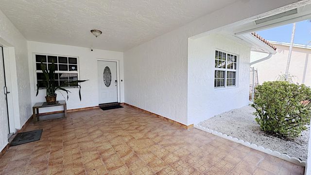 5 of 70 - 411 Se 4th Street, Dania Beach, FL