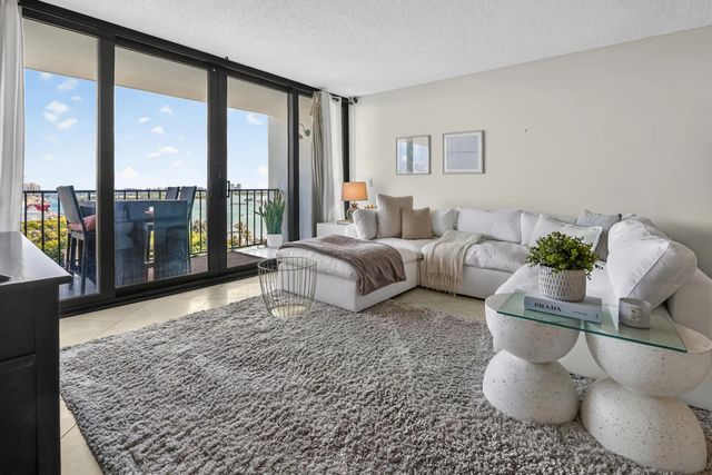 5 of 34 - 5600 N Flagler Drive #1106, West Palm Beach, FL