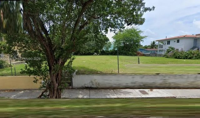 240 Sw 7th Avenue, Miami