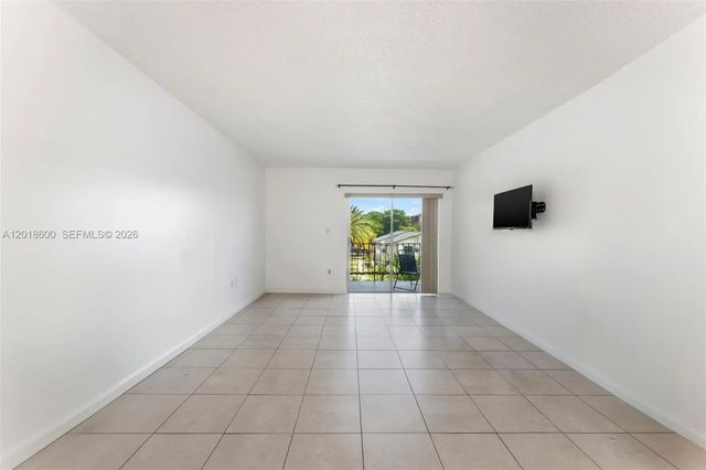 3 of 19 - 1900 W 54th Street #220, Hialeah, FL