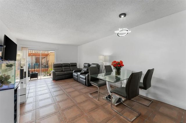 5 of 15 - 1950 W 54th Street #406, Hialeah, FL