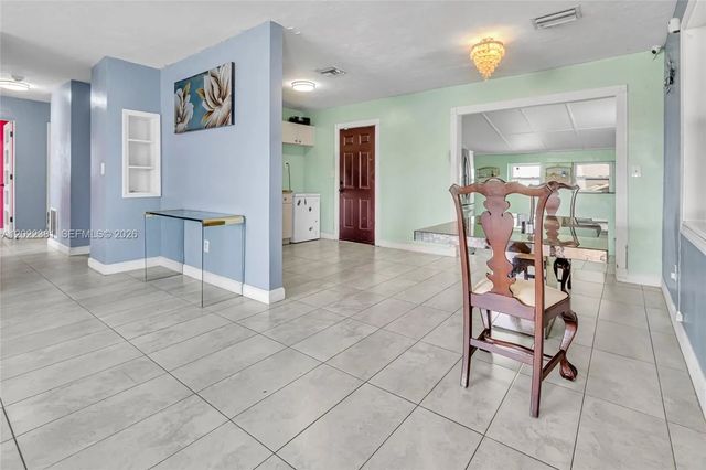 2 of 17 - 1021 Nw 23rd Road, Fort Lauderdale, FL