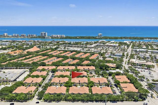 4 of 30 - 114 Lighthouse Circle #unit C, Tequesta, FL