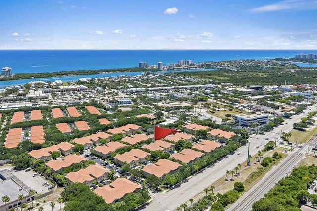 5 of 30 - 114 Lighthouse Circle #unit C, Tequesta, FL