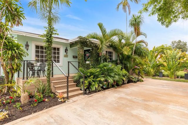 4 of 27 - 6520 Sw 16th Terrace, West Miami, FL