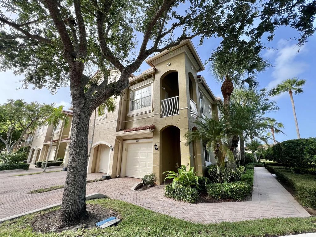 4930 Bonsai Circle #208, Palm Beach Gardens