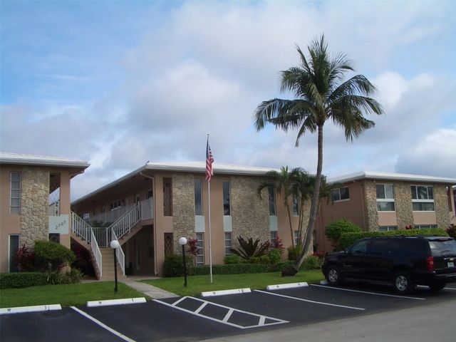 2737 Ne 28th Street #7w, Lighthouse Point