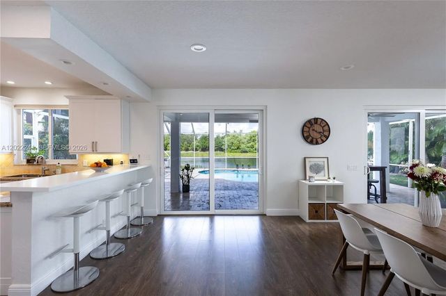 2517 Hunters Run Way, Weston
