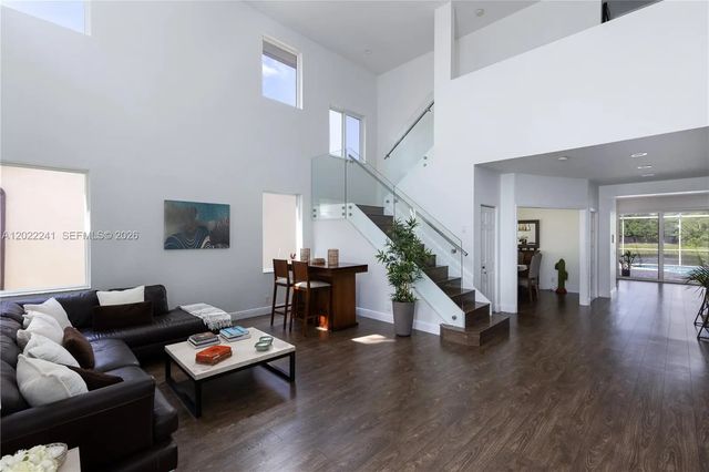 3 of 30 - 2517 Hunters Run Way, Weston, FL