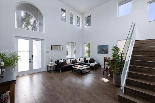 4 of 30 - 2517 Hunters Run Way, Weston, FL