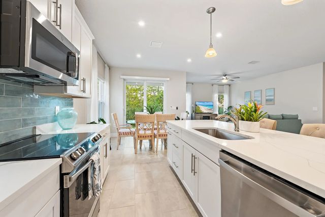 4 of 44 - 178 Sw Pomeroy Street, Stuart, FL