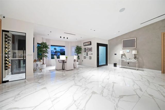 16431 Ne 34th Avenue, North Miami Beach