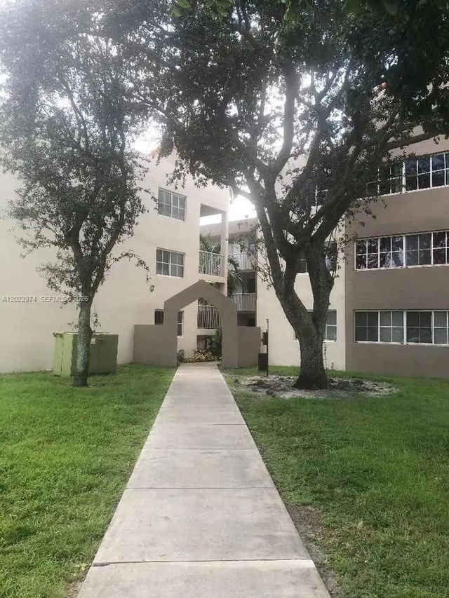 6155 Nw 186th Street #209, Hialeah