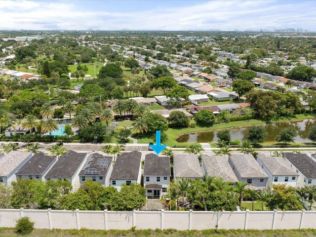4 of 28 - 4441 Nw 48th Terrace, Tamarac, FL
