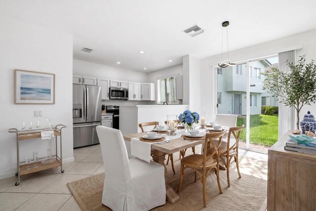 5 of 32 - 3068 Laurel Ridge Circle, Riviera Beach, FL