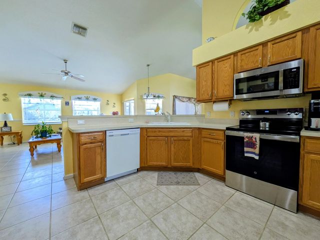 4 of 39 - 357 Se Cork Road, Port St. Lucie, FL