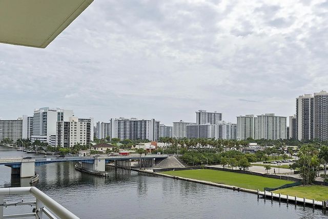 2 of 46 - 2900 Ne 30th Street #apt 8j, Fort Lauderdale, FL