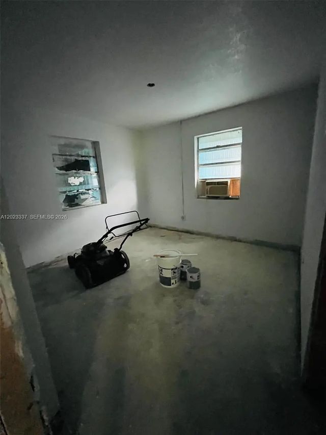 5 of 12 - 1344 W 10th Street, Riviera Beach, FL