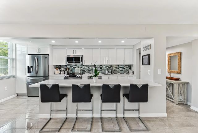 5 of 30 - 6000 Ne 22nd Way #3a, Fort Lauderdale, FL