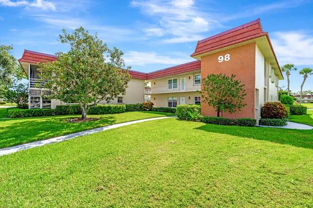98 Spring Lake Drive, Vero Beach