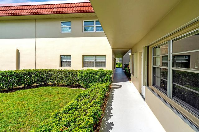 2 of 18 - 98 Spring Lake Drive, Vero Beach, FL