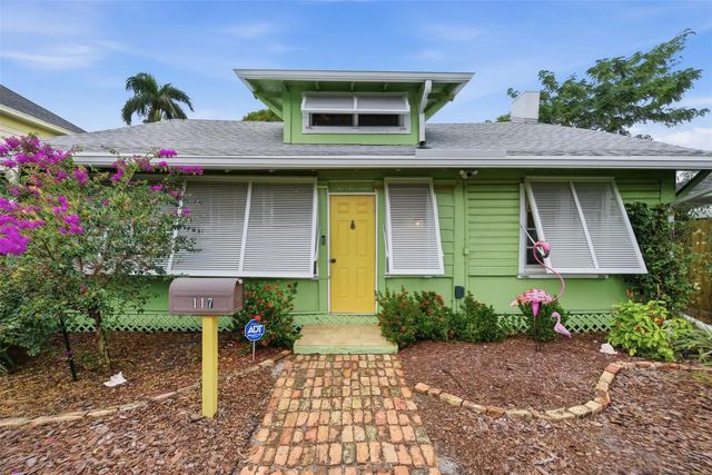 2 of 35 - 117 S Palmway, Lake Worth Beach, FL